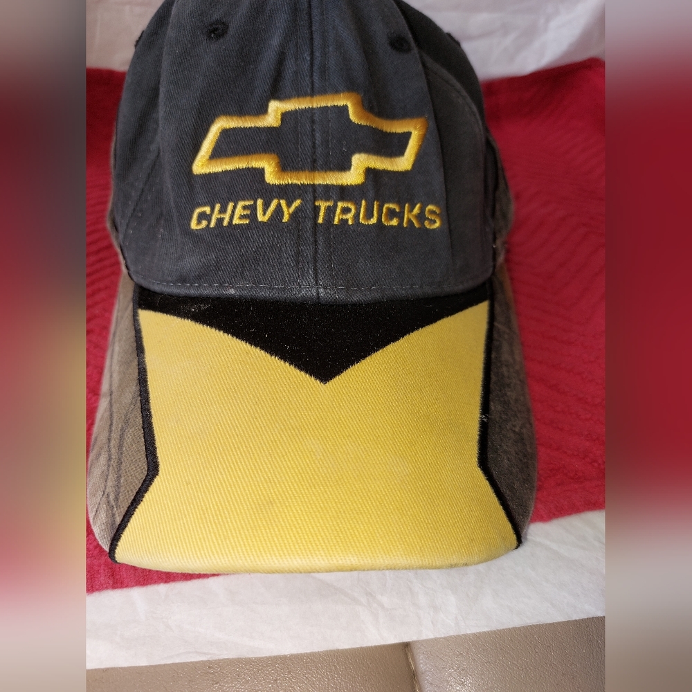 PARAMOUNT OUTDOORS Chevy Trucks cap